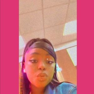 Meet your Posher, Elicia